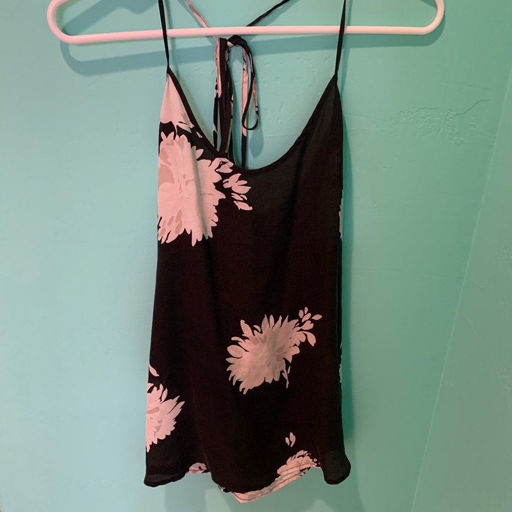 Lucky brand flower tie in the back tank